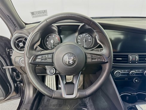 Used 2022 Alfa Romeo Giulia Sprint image 12
