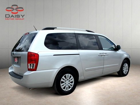 Used 2012 Kia Sedona LX image 5