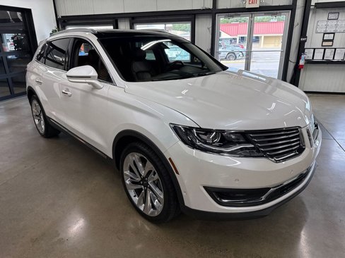 Used 2017 Lincoln MKX Reserve w/ Driver Assistance Package image 11
