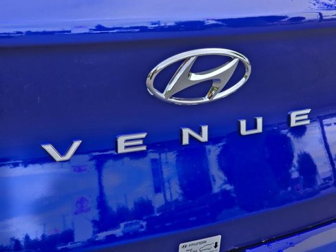 New 2025 Hyundai Venue SEL image 13