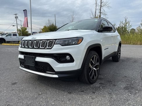 New 2025 Jeep Compass Limited image 3