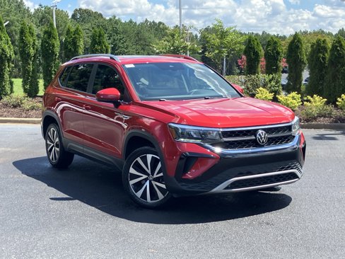 Used 2022 Volkswagen Taos SE image 2