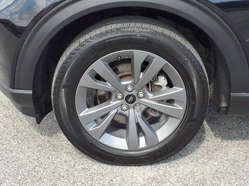 Used 2021 Ford Explorer XLT w/ XLT Sport Appearance Package image 33