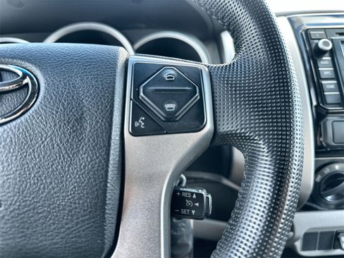 Used 2014 Toyota Tacoma PreRunner image 32