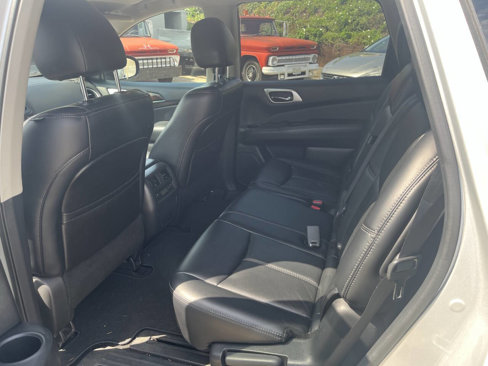 Used 2014 Nissan Pathfinder SL w/ SL Tech Package image 8