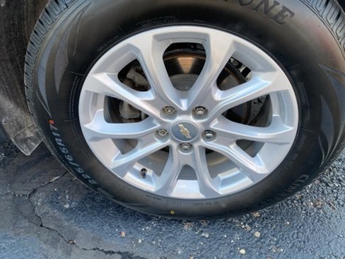 Certified 2020 Chevrolet Equinox LT w/ Driver Convenience Package image 9