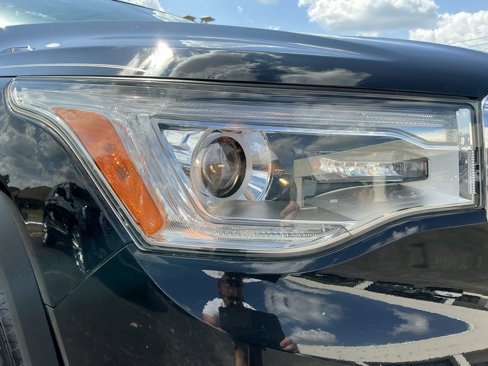 Used 2017 GMC Acadia SLE image 8