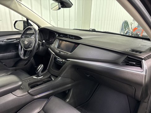 Used 2017 Cadillac XT5 Luxury w/ Driver Awareness Package image 20