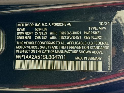 Used 2025 Porsche Macan image 26