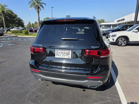 Certified 2020 Mercedes-Benz GLB 250 4MATIC w/ Premium Package image 7