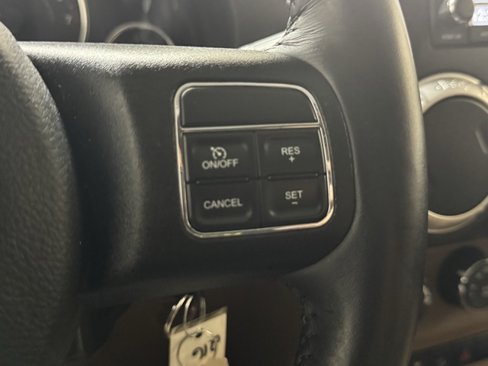 Used 2018 Jeep Wrangler Unlimited Sahara image 16