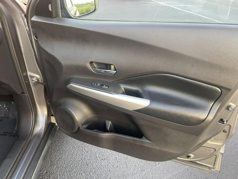 Used 2019 Nissan Kicks SR w/ SR Premium Package image 8