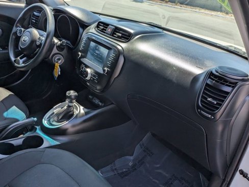 Used 2019 Kia Soul + image 7