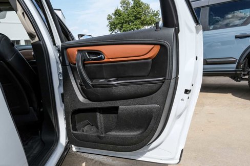 Used 2017 Chevrolet Traverse LT image 44
