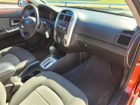 Used 2009 Kia Spectra5 SX image 8