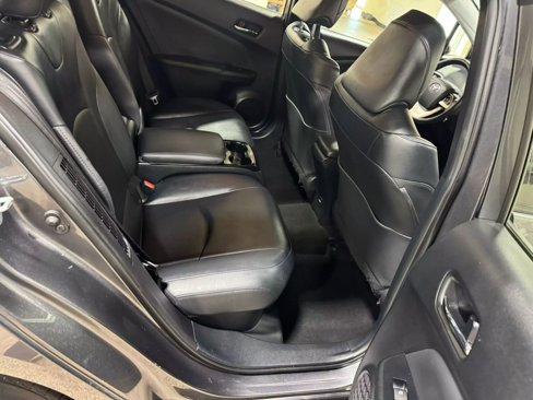 Used 2018 Toyota Prius Prime Premium image 34