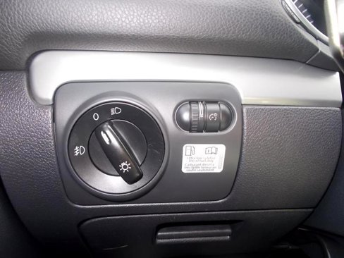 Used 2013 Volkswagen Golf TDI image 16