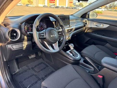 Used 2023 Kia Forte LXS image 6
