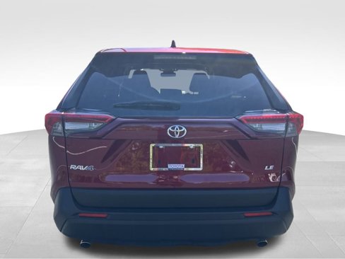 Certified 2022 Toyota RAV4 LE image 4