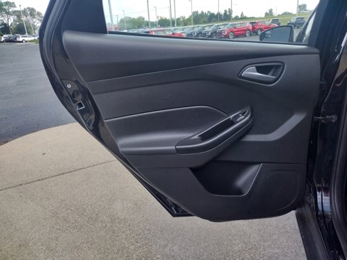 Used 2018 Ford Focus SE image 17