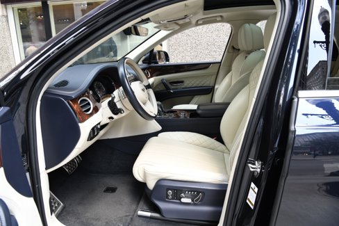 Used 2018 Bentley Bentayga image 8