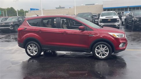 Used 2019 Ford Escape SE image 9