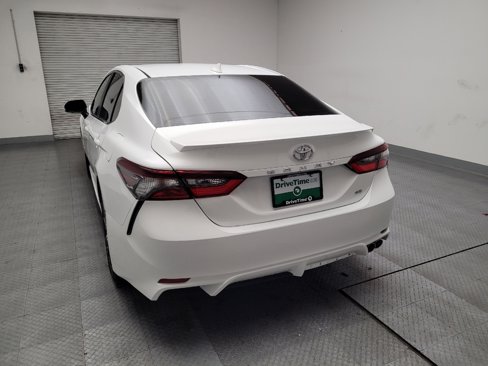 Used 2022 Toyota Camry SE image 6