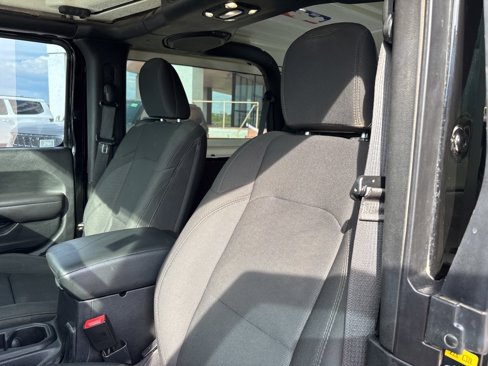 Used 2020 Jeep Wrangler Sport image 14