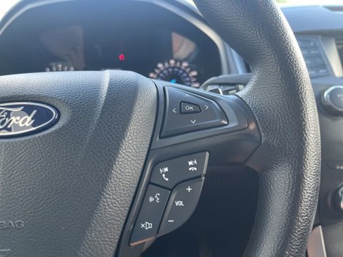 Used 2018 Ford Edge SE image 15