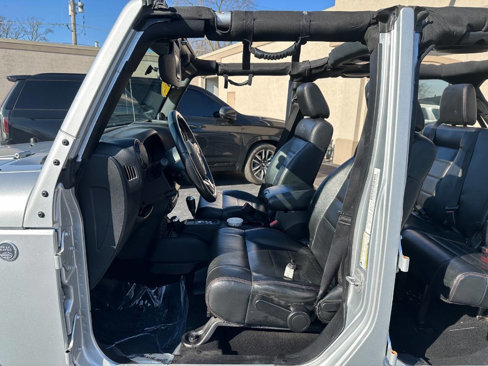 Used 2012 Jeep Wrangler Unlimited Sahara image 16
