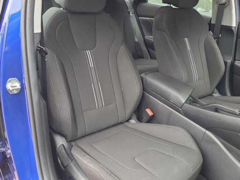 Used 2023 Hyundai Elantra SEL image 17