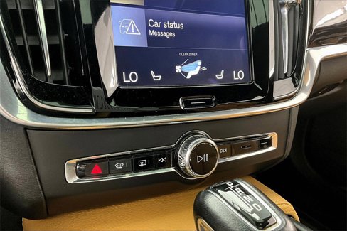 Used 2017 Volvo S90 T5 Momentum w/ Vision Package image 31