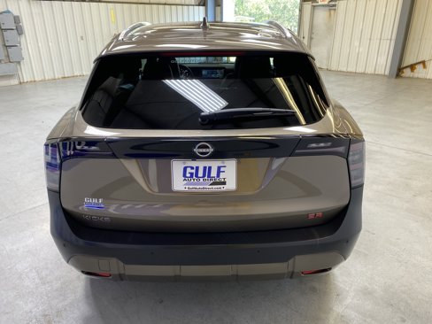 Used 2025 Nissan Kicks SR image 7