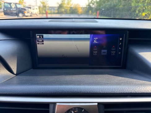 Used 2017 Lexus IS 200t F Sport image 19