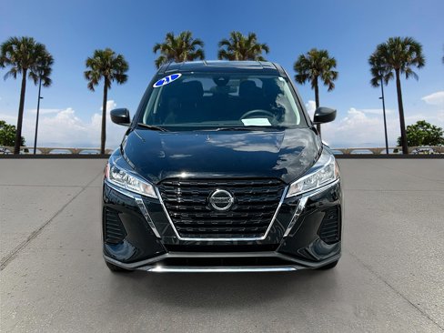 Certified 2021 Nissan Kicks S image 2