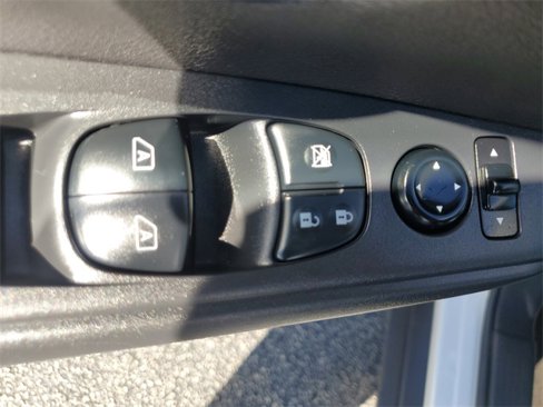 Used 2024 Nissan Kicks S image 19