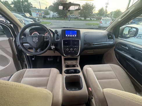 Used 2014 Dodge Grand Caravan SXT image 6
