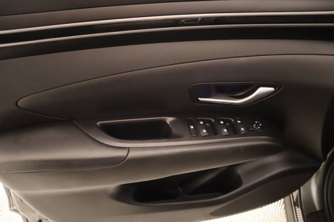 Used 2022 Hyundai Tucson SE image 14