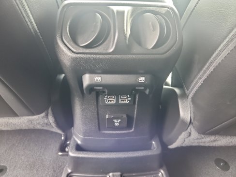 Used 2019 Jeep Wrangler Unlimited Sahara image 26