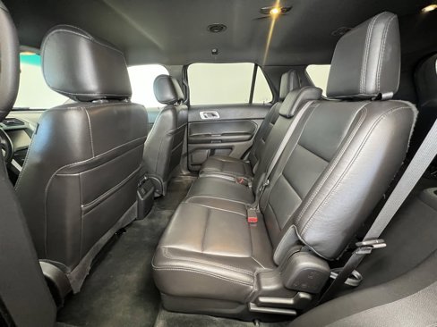 Used 2014 Ford Explorer XLT w/ Equipment Group 202A image 5