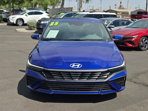 Used 2025 Hyundai Elantra SE image 2