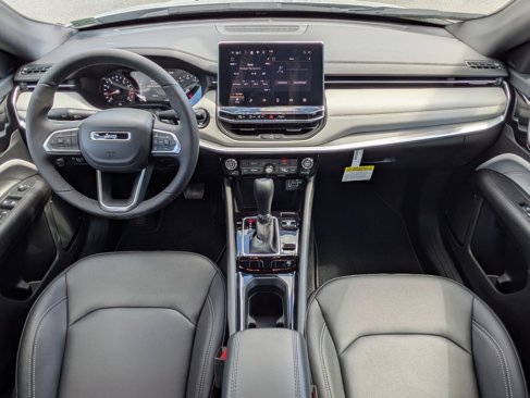 New 2025 Jeep Compass Limited image 23