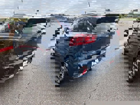 Used 2020 Kia Niro LX image 24