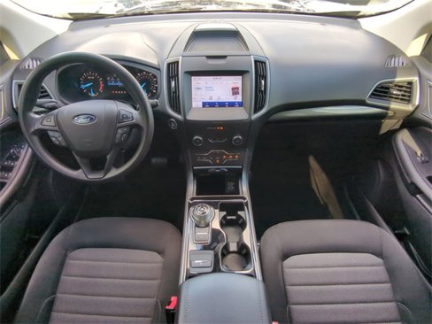 Used 2020 Ford Edge SE image 17