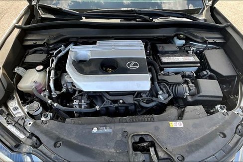 Used 2019 Lexus UX 200 image 10