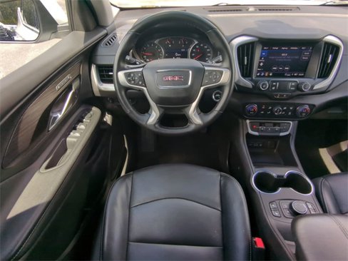 Used 2024 GMC Terrain SLT image 19