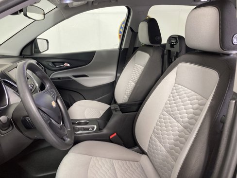 Used 2020 Chevrolet Equinox LS w/ LS Convenience Package image 9