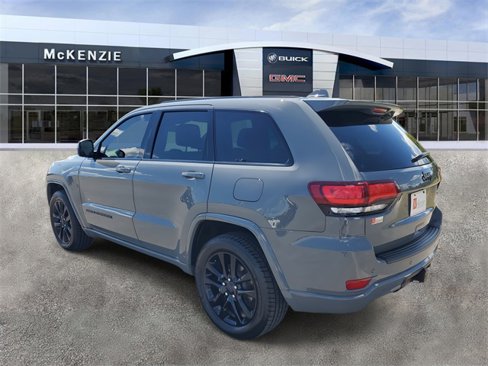 Used 2021 Jeep Grand Cherokee Laredo X image 3