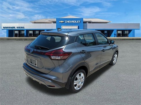 Used 2021 Nissan Kicks S image 4