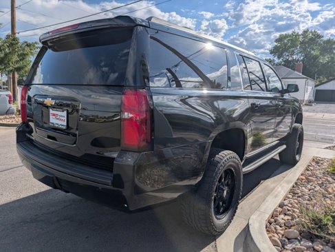 Used 2016 Chevrolet Suburban LT w/ Luxury Package image 4